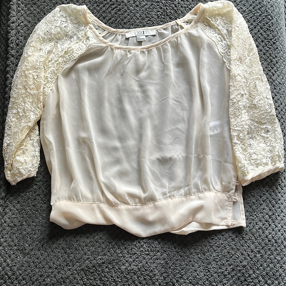 Off white size, small, designs on arm